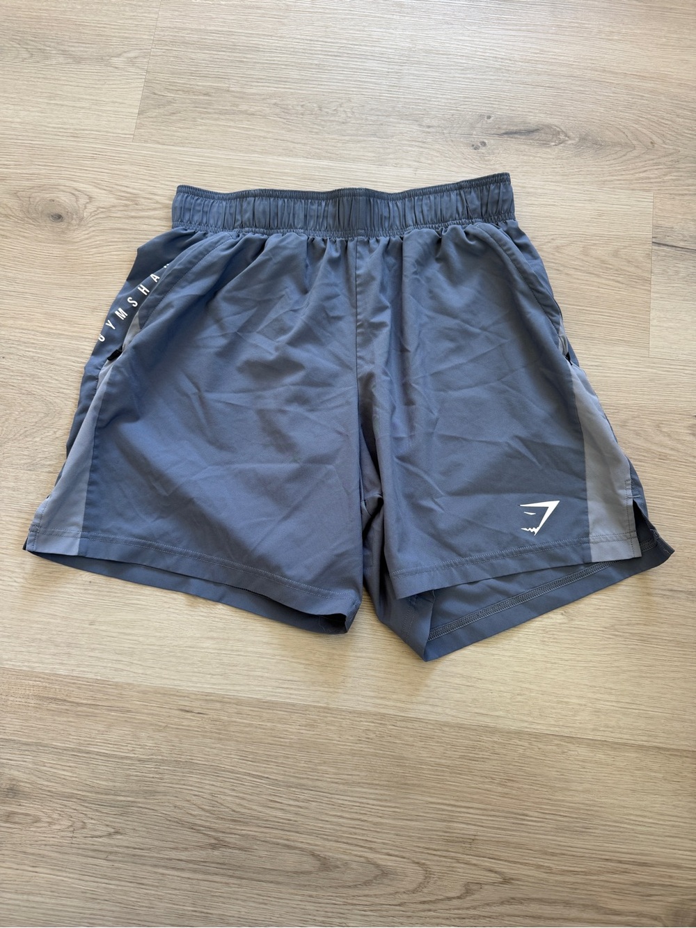 Gymshark Men’s Charcoal Gray Blue Athletic 7 inch Training Shorts